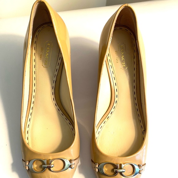 COACH Elora Patent Leather Beige Peep toe Shoes size 7.5 - Picture 7 of 8